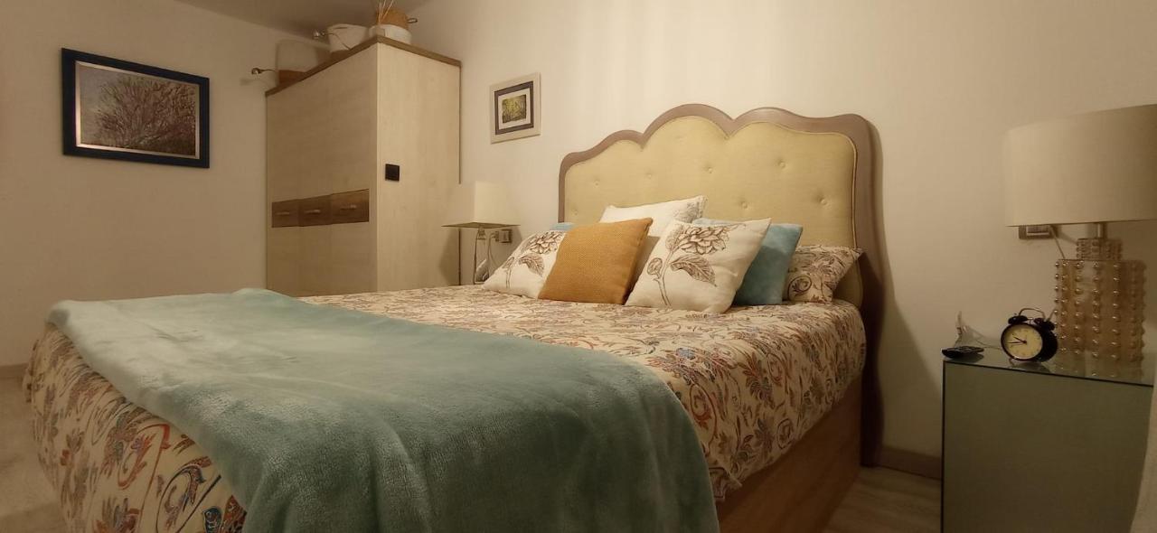 Апартаменти Apartamento La Escalerona Con Vistas Al Mar Хіхон Екстер'єр фото